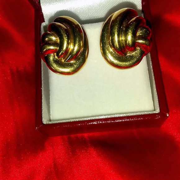18k gold button earrings